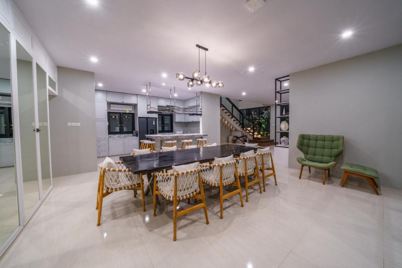 Villa Okenada - Modern 5-Bedroom Pool Villa In Berawa! Canggu  Ngoại thất bức ảnh