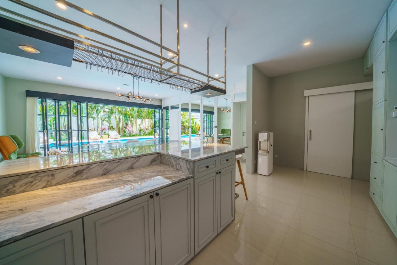 Villa Okenada - Modern 5-Bedroom Pool Villa In Berawa! Canggu  Ngoại thất bức ảnh