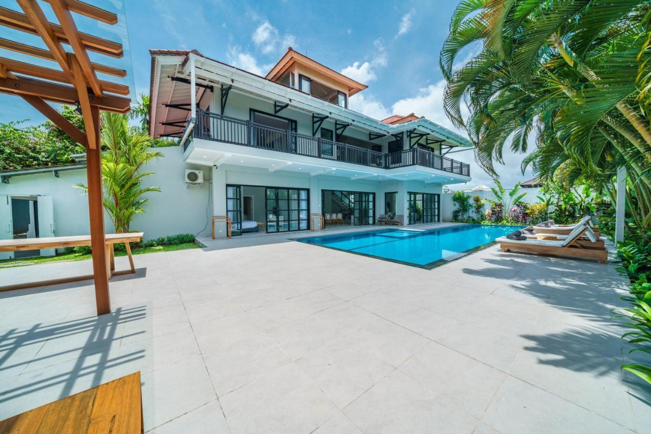 Villa Okenada - Modern 5-Bedroom Pool Villa In Berawa! Canggu  Ngoại thất bức ảnh
