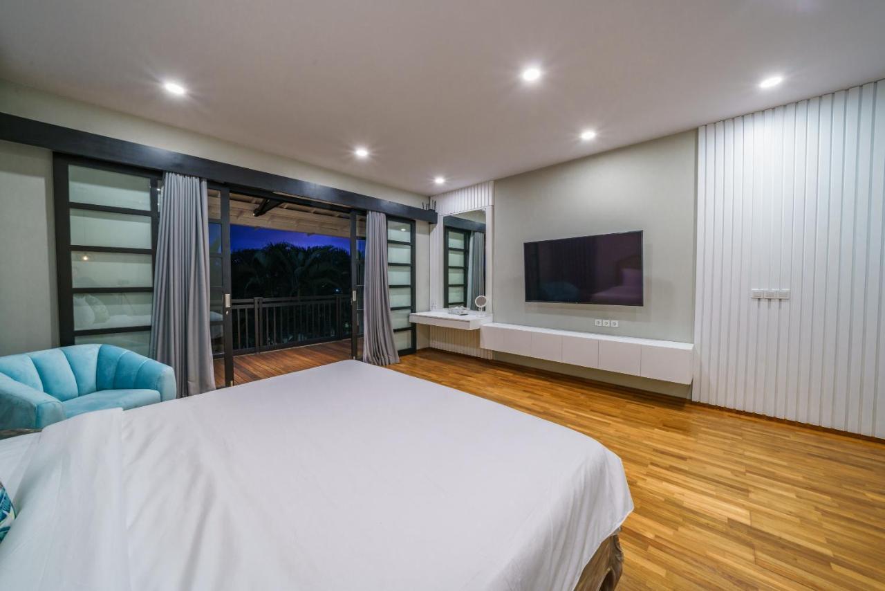 Villa Okenada - Modern 5-Bedroom Pool Villa In Berawa! Canggu  Ngoại thất bức ảnh